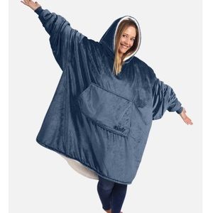 The Comfy Original- NWBox- unopened- Navy- Sherpa lined